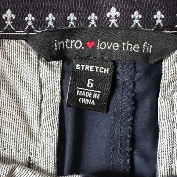 Intro “Love the Fit” Comfort Waist Ankle Pants – Size 6 – Navy with White Print - Picture 6 of 8